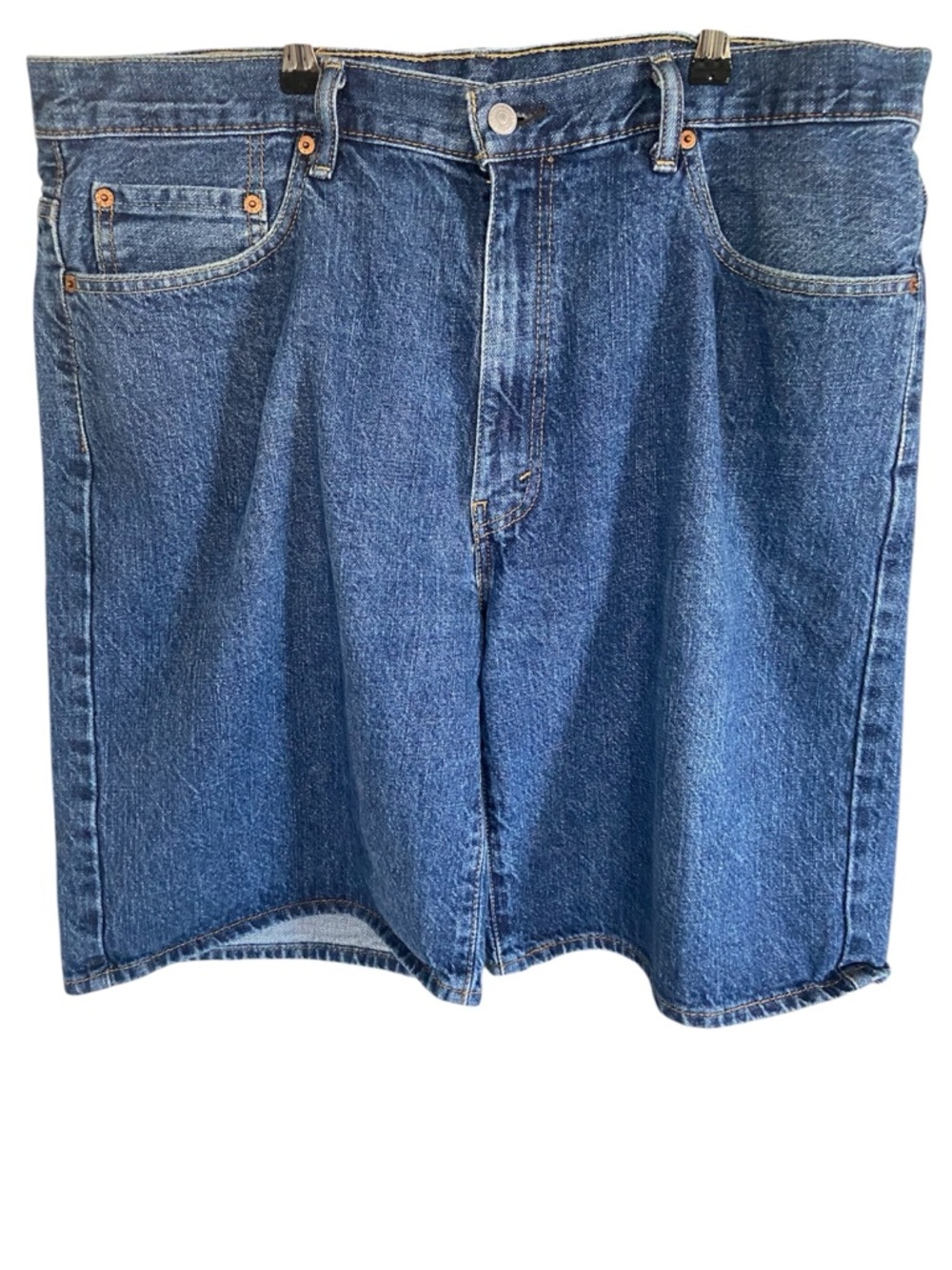 Levi's 550 Relaxed Fit Denim Shorts in a dark stonewash finish. Size 40W